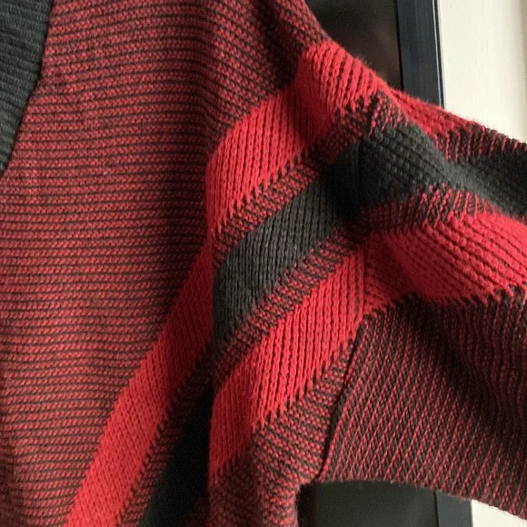 Sears Sweater - Picture 5 of 5